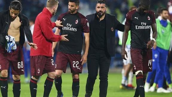 3C：退役三天前我和莱万说不想再为任何球队踢球，除非是巴萨