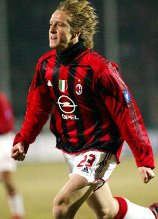 深圳队压哨绝杀引全场沸腾