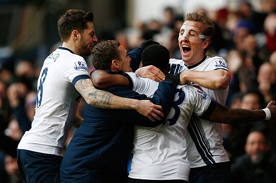 十人博洛尼亚0-0战平布兰，里科吉安尼斯染红