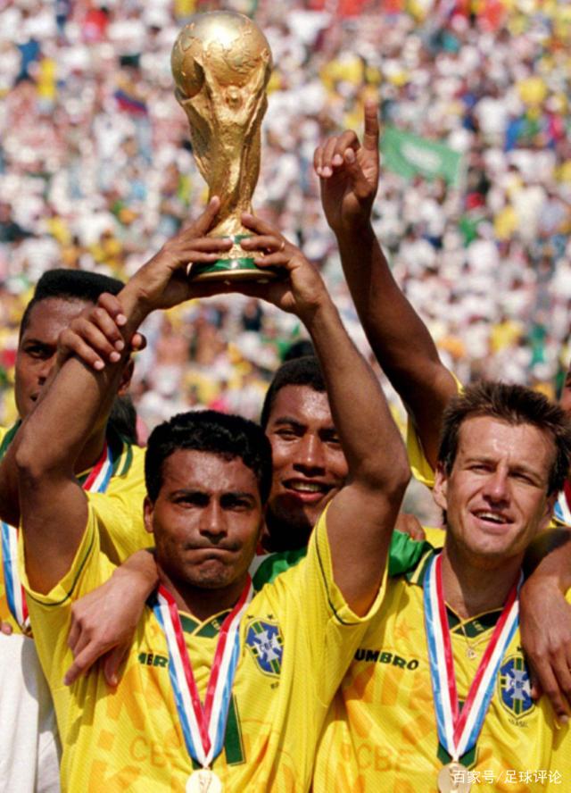 足球世界杯吉祥物亮相，造型引网友热评