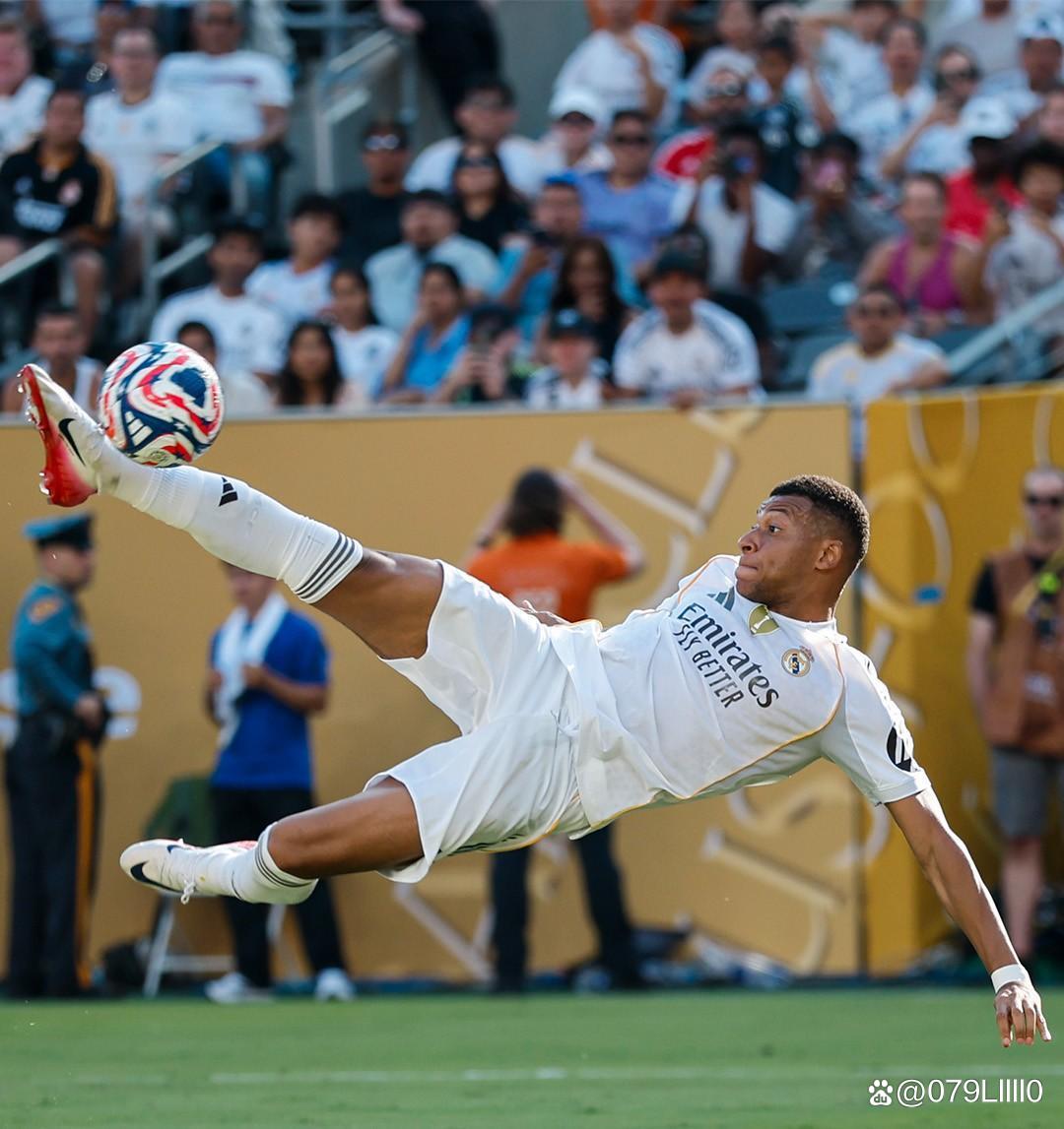 马内：范加尔在曼联想签我但没承诺出场时间，渣叔给了我承诺