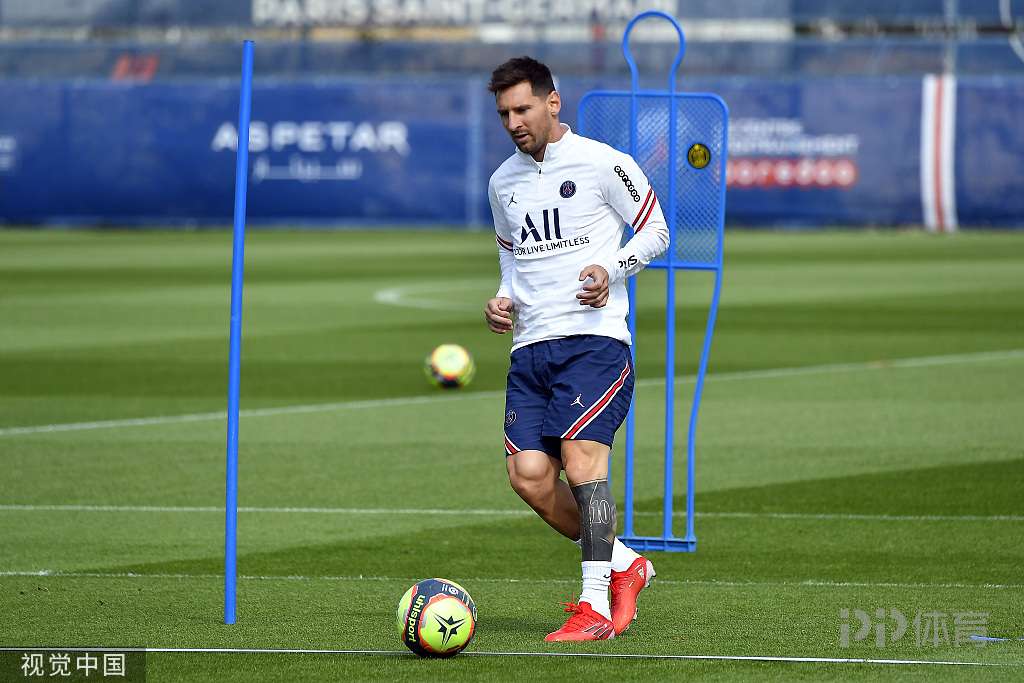 詹姆斯谈湖人防守：我们必须快速回防，限制对手的突破